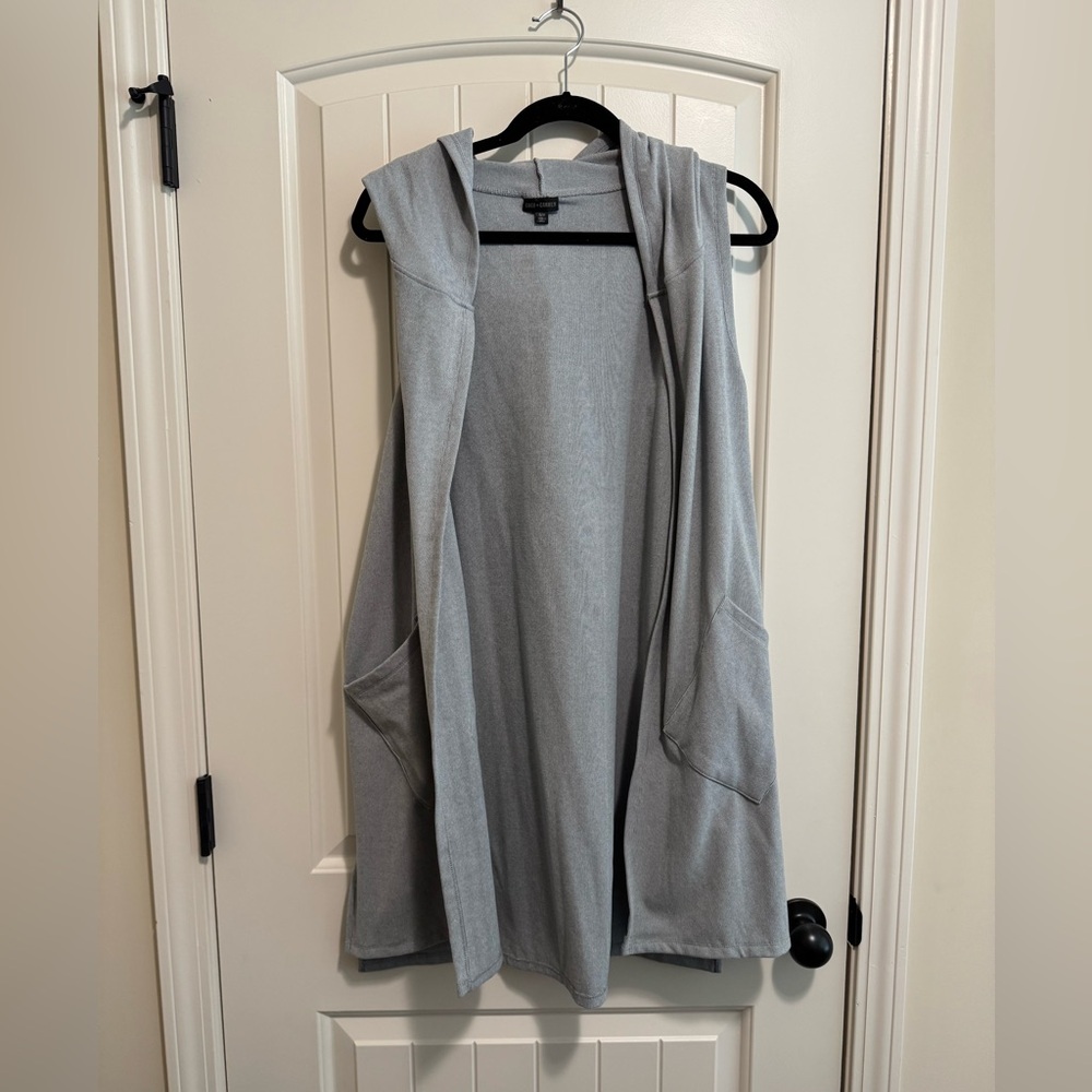 Coco + Carmen Gray Sleeveless Hooded Cardigan